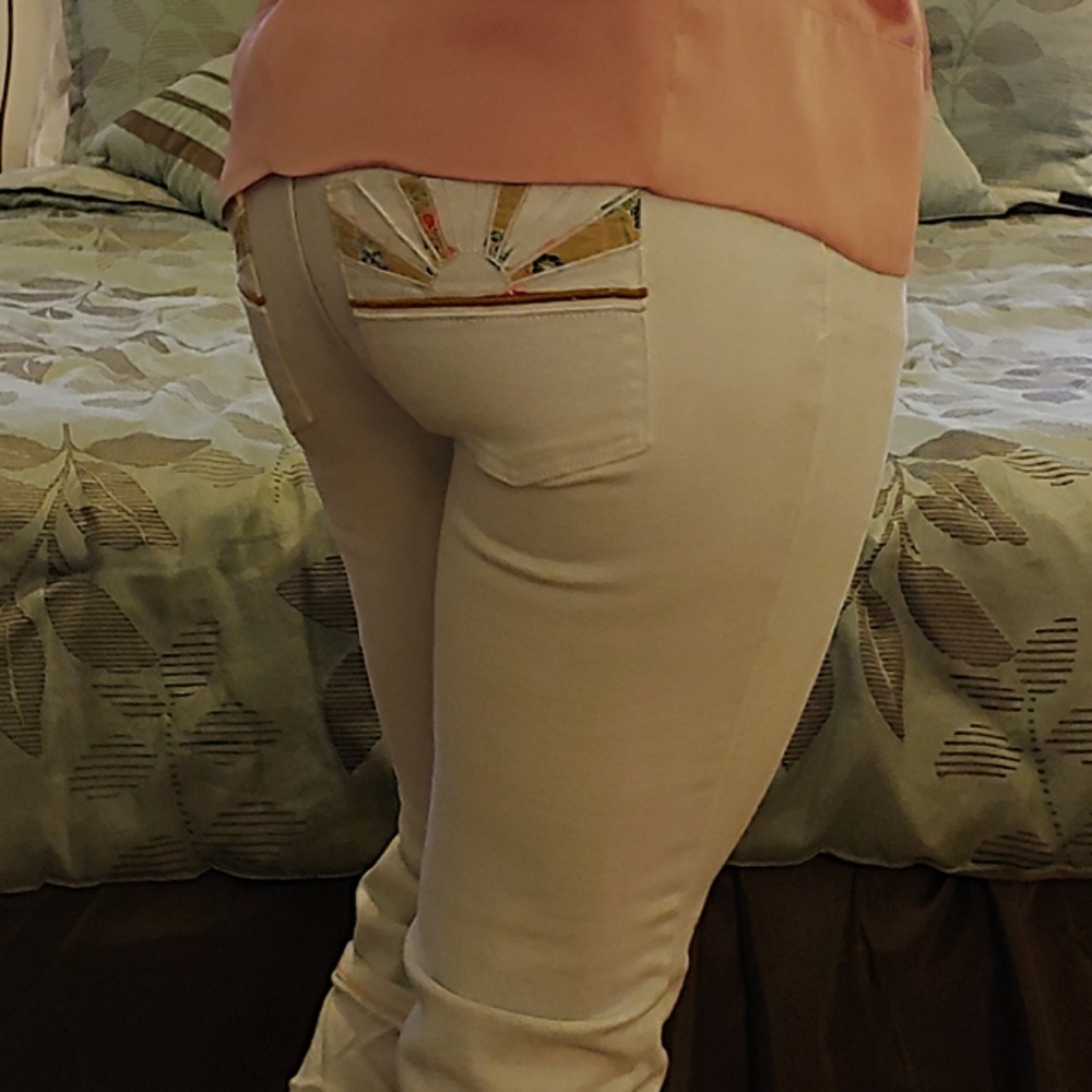 White capris - Picture 2 of 2